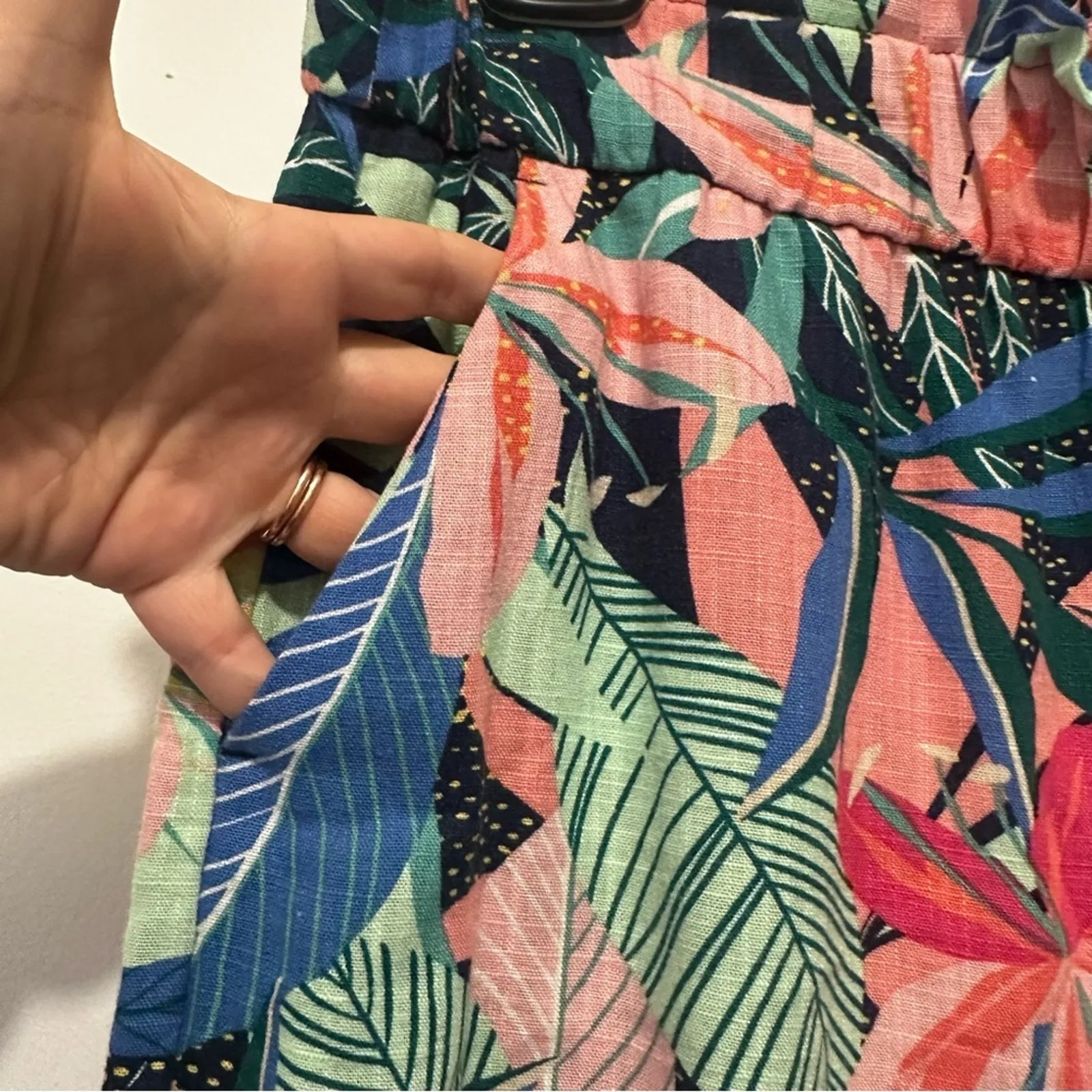 LOFT Floral Tropical Print Wide-Leg Linen Pants Womens size Medium Tall - Image 4