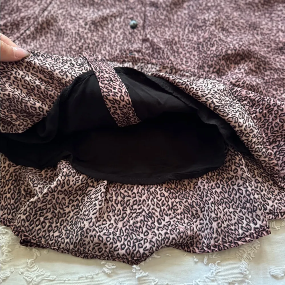 XS  Pink and Black Cheetah Print Skirt Buttoned - Image 5