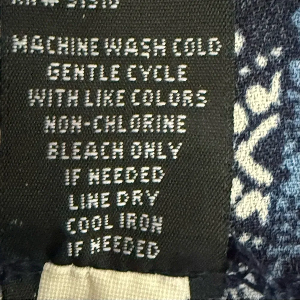 Iz Byer Navy and Cream Patterned Cold‎ shoulder summer Blouse size L polyester - Image 10