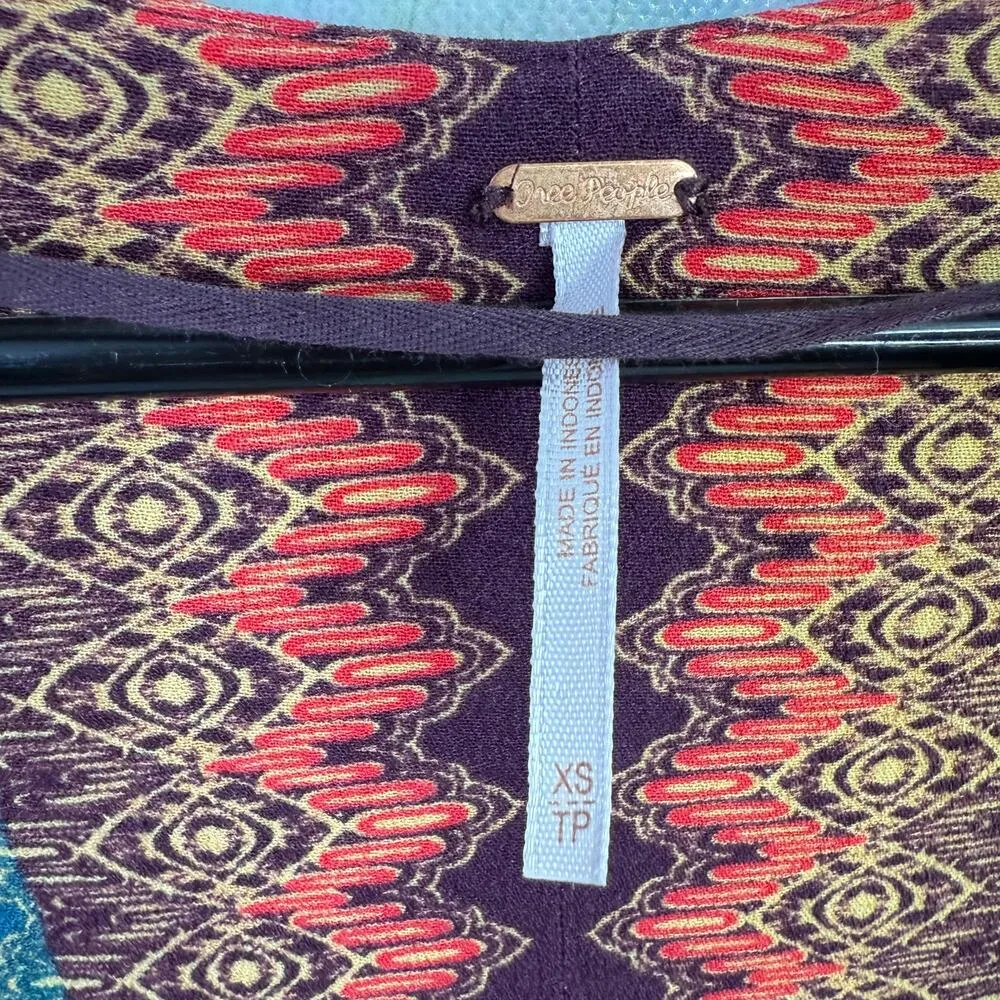 Free People Catch Me If You Can XS Top Deep V Paisley Boho Bat Wing Sleeve - Image 7