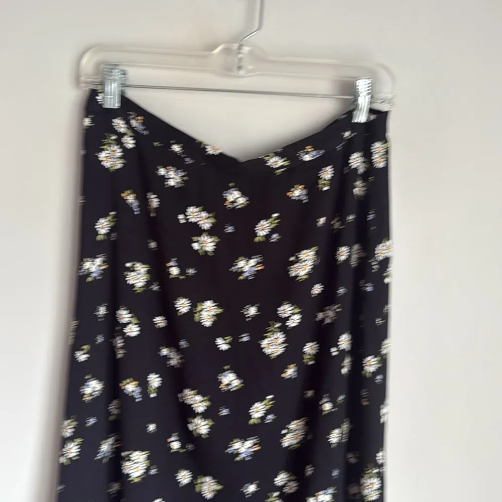 NEW Reformation Daisy Bea Floral  Midi Skirt 10 - Image 3