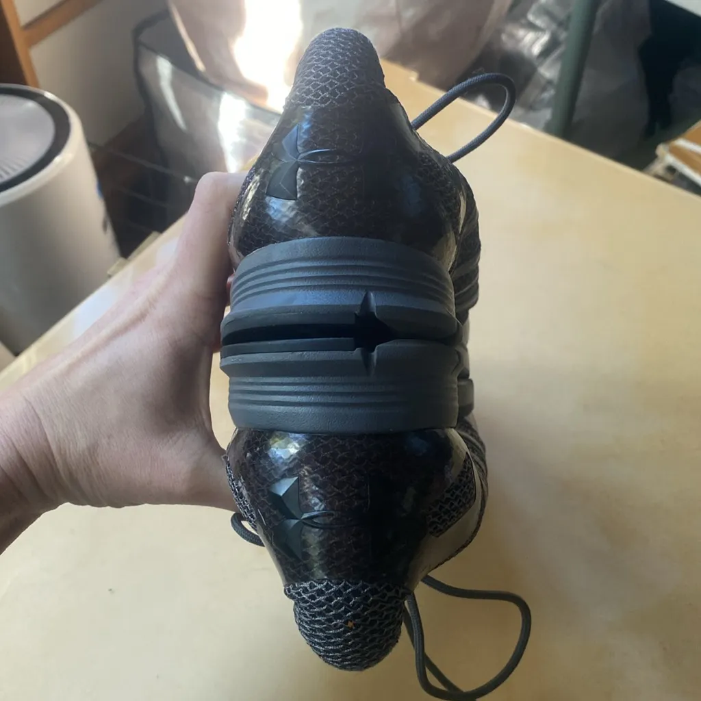 EUC Womens Under Armour Charged All Around Size 10 Black Graphite Grey Training - Image 8