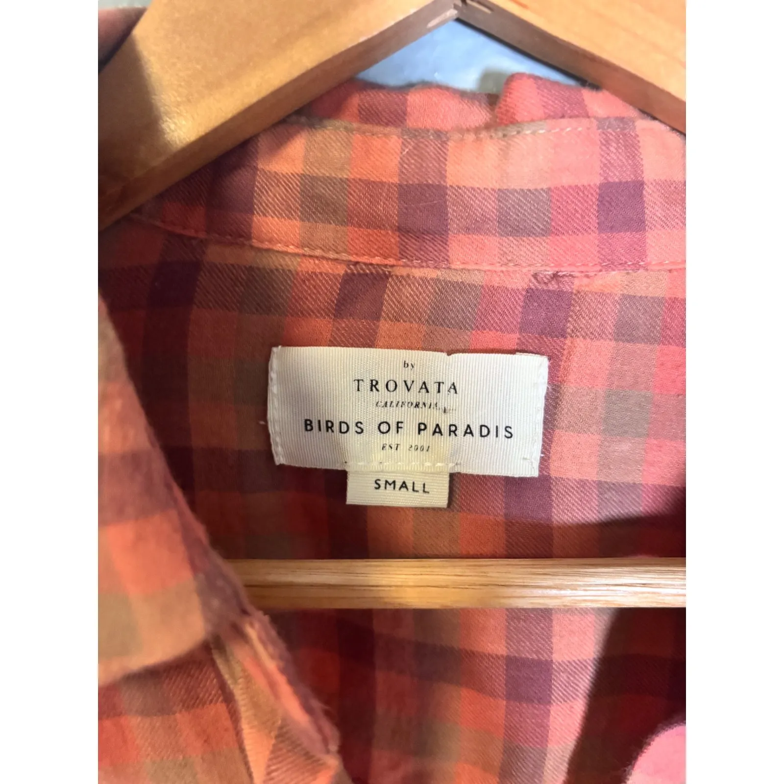 Trovata Birds of Paradis Emerson‎ Plaid Button Down Shirt Pink Small - Image 3