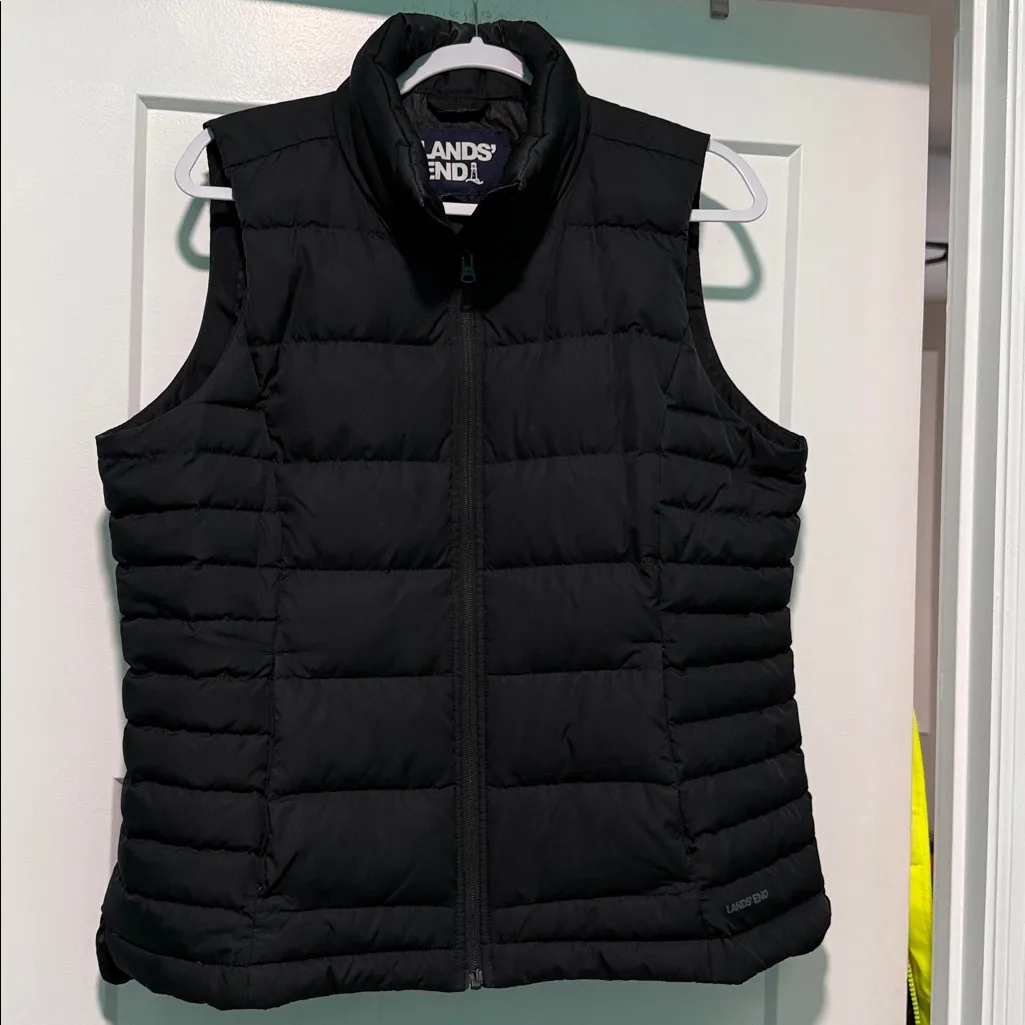 Lands' End Land’s End Black Down Vest, size Large - Image 2