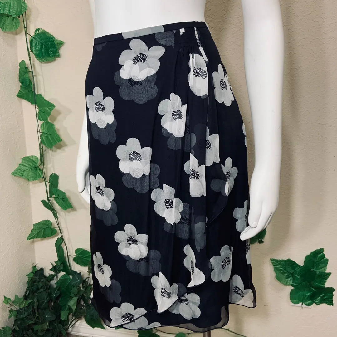 Armani Collezioni New Floral Silk Skirt - Image 4