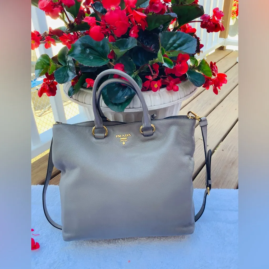 NICE genuine leather PRADA tote bag 💖 - Image 9