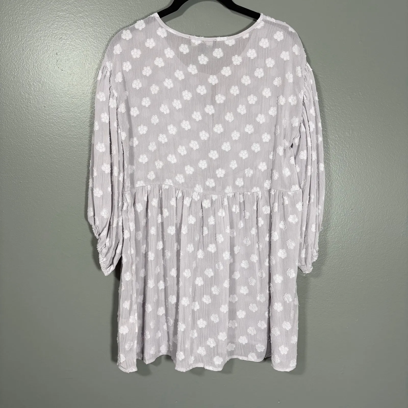 Suzanne Betro Women's Romantic Gray Flower Semi-Sheer Babydoll Top - Size Small - Image 7