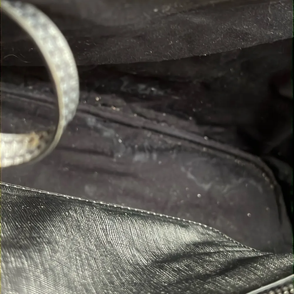 Marc by Marc Jacobs Quilted Leather Shoulder Bag - Image 6