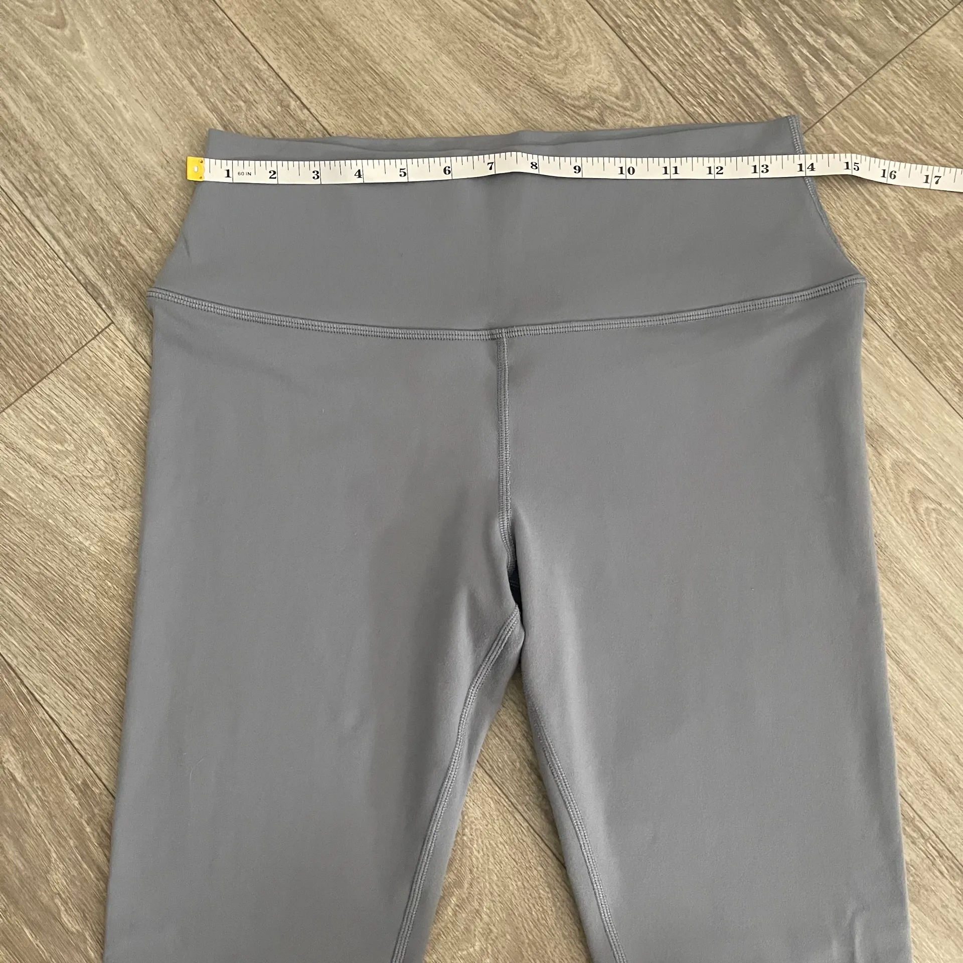 high-waisted 7/8 legging - Image 9