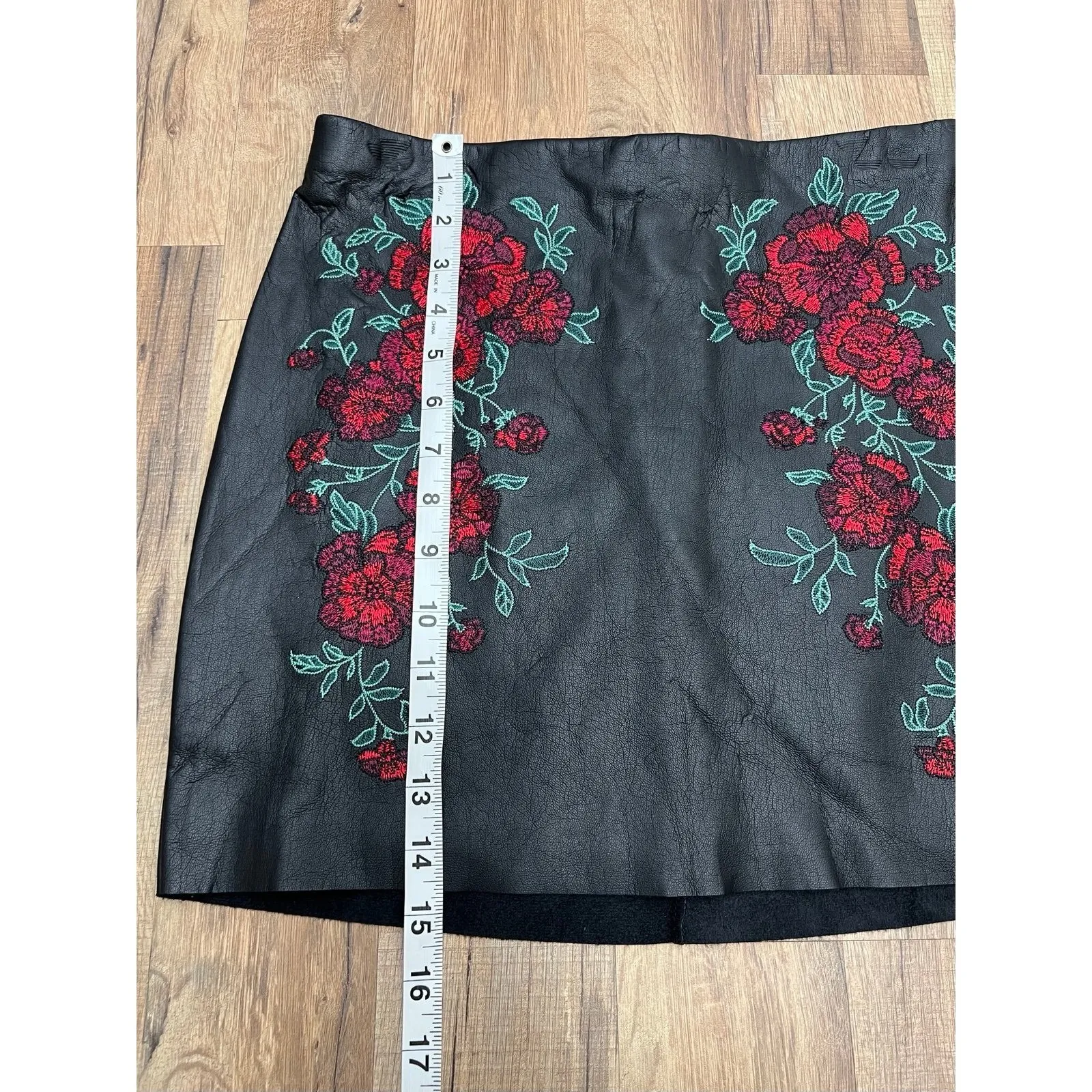 Express Embroidered Black‎ Faux Leather Mini Skirt – Size 2, Red Floral Detail - Image 7