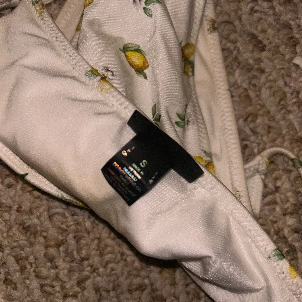 Lemon Print Bikini Set - Image 4