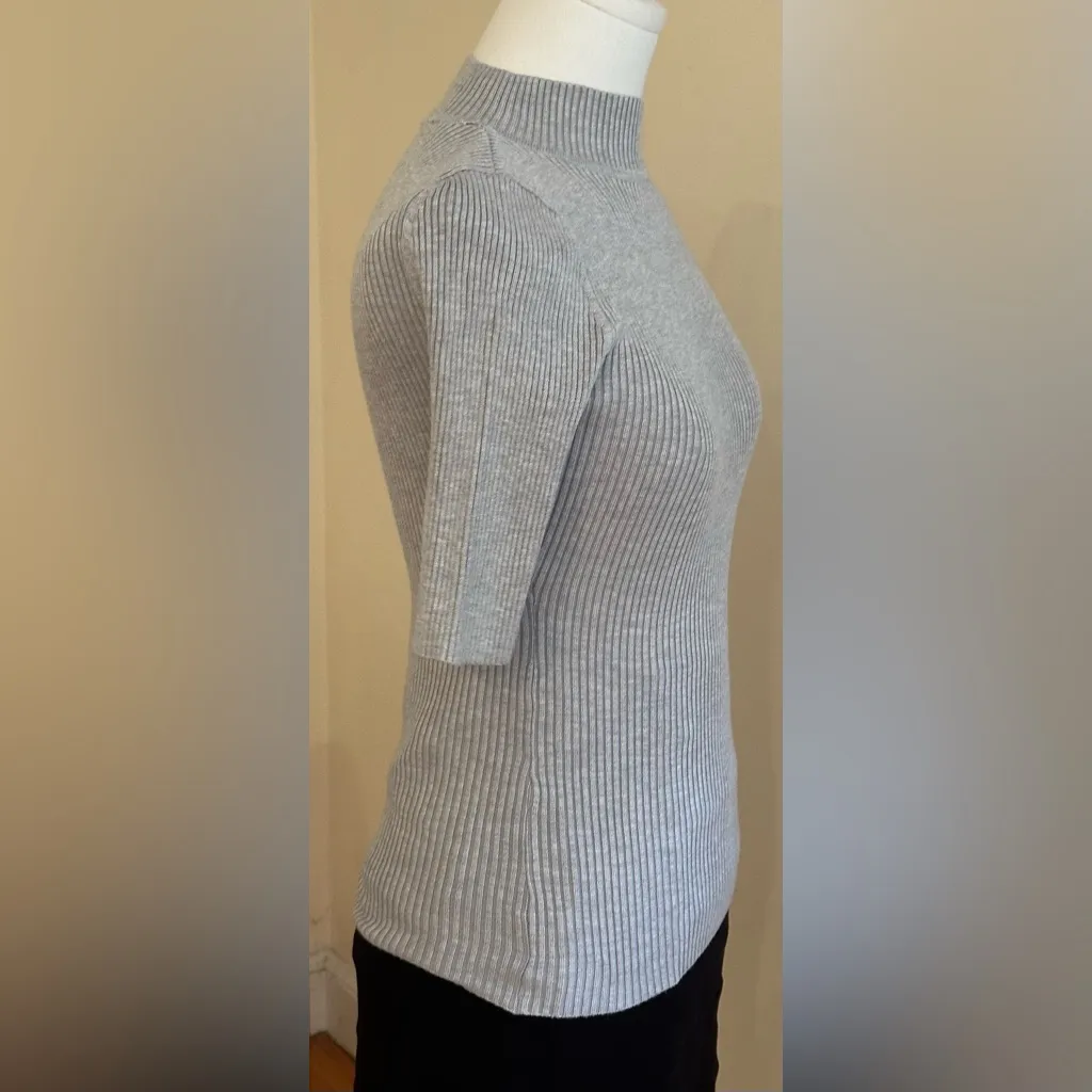FREE WORLD Light Gray Ribbed Turtlenecks 34th Sleeves. Stretchy Material. Sz XS - Image 2