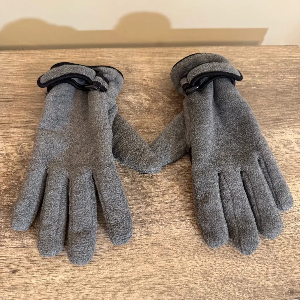 Thinsulate Gray Fleece Gloves One Size - Image 2