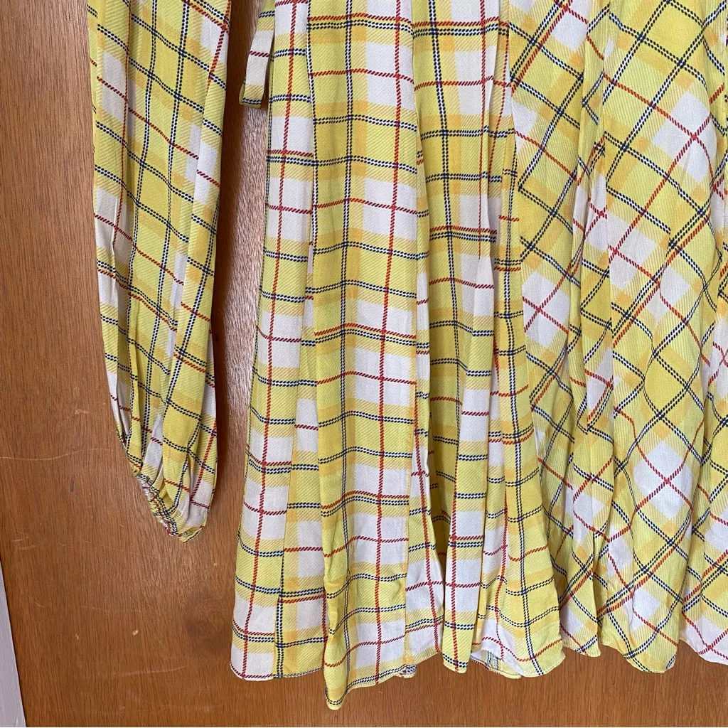 •Rococo Sands Press Rewind mini wrap dress• Size M Yellow Size M - Image 10