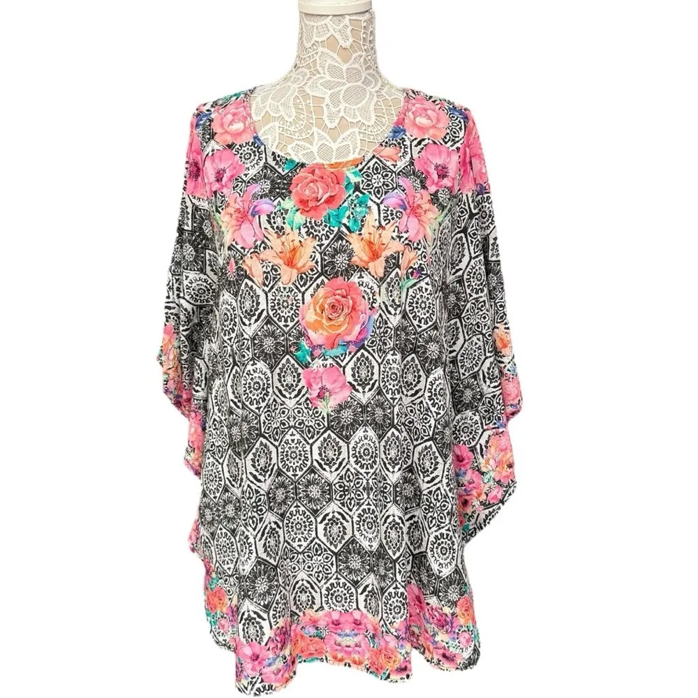Tolani Collection Floral Tile Print Tunic Top Large, Black and Pink, NWT - Image 2