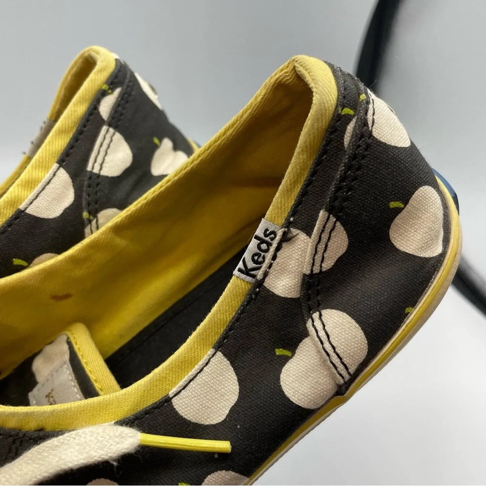 Kate Spade X Keds Black White & Yellow Apple Print Lace Up Flats Sneakers 8.5 - Image 8