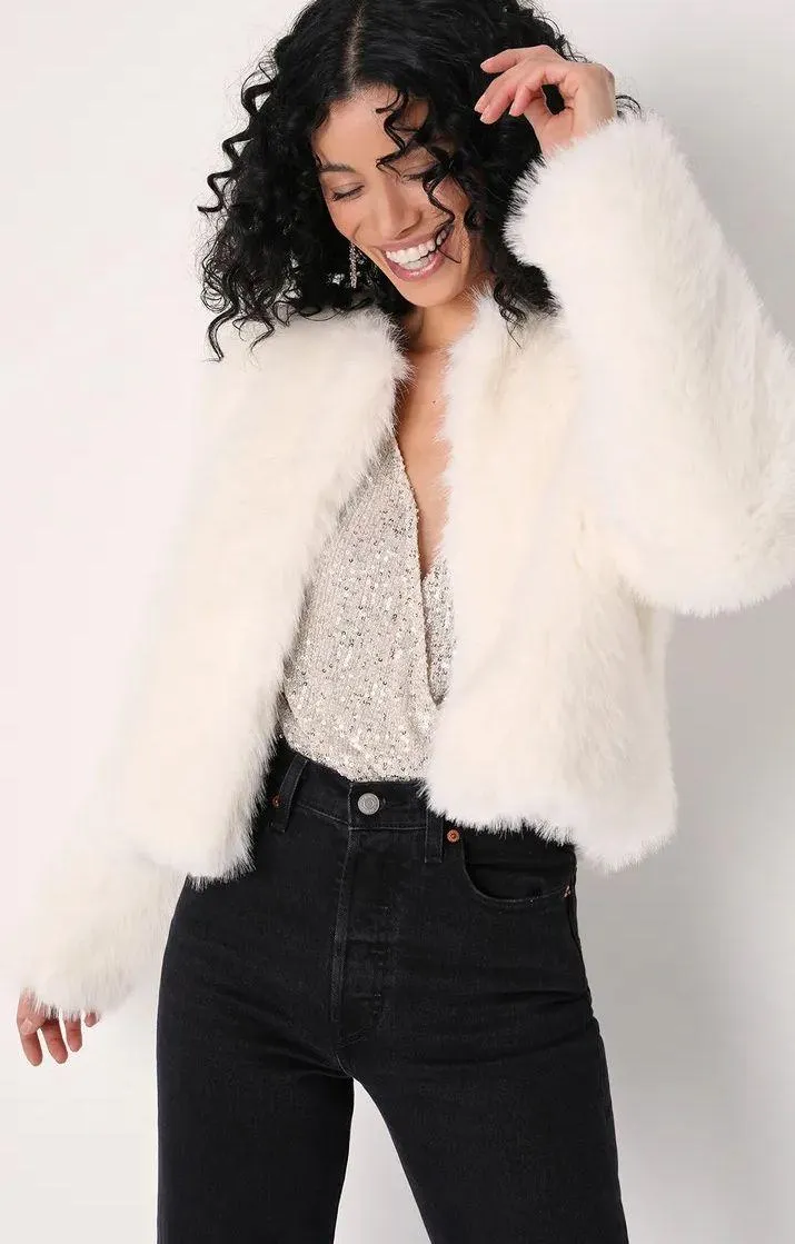 NWT  Hot List Faux Fur Jacket - Ivory. Size Small - Image 2