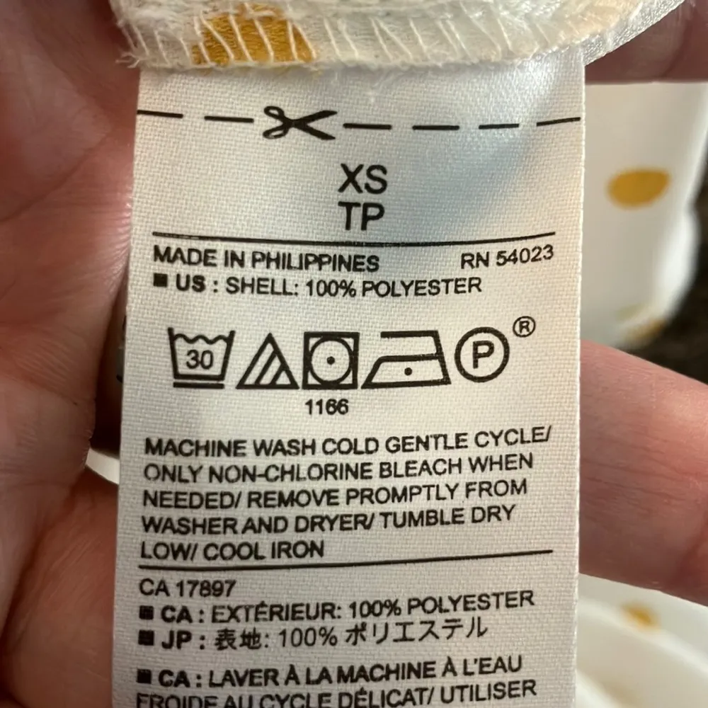 🔹4 for $30 Banana Republic Classic Fit Sleeveless Button Down Blouse, XS - Image 5