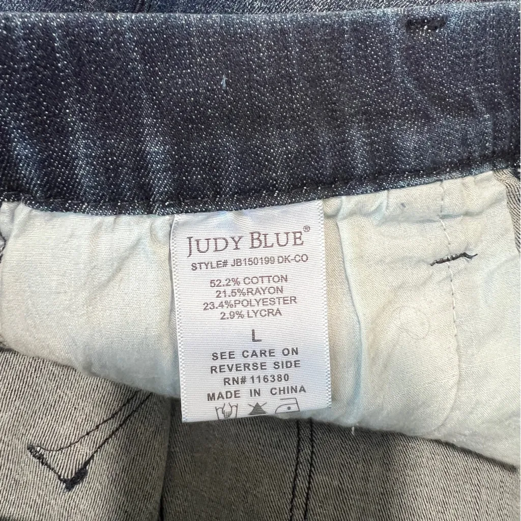 Judy Blue Jegging Dolphin Hem Shorts Stretch Dark Wash Denim Frayed‎ Cutoff L - Image 8