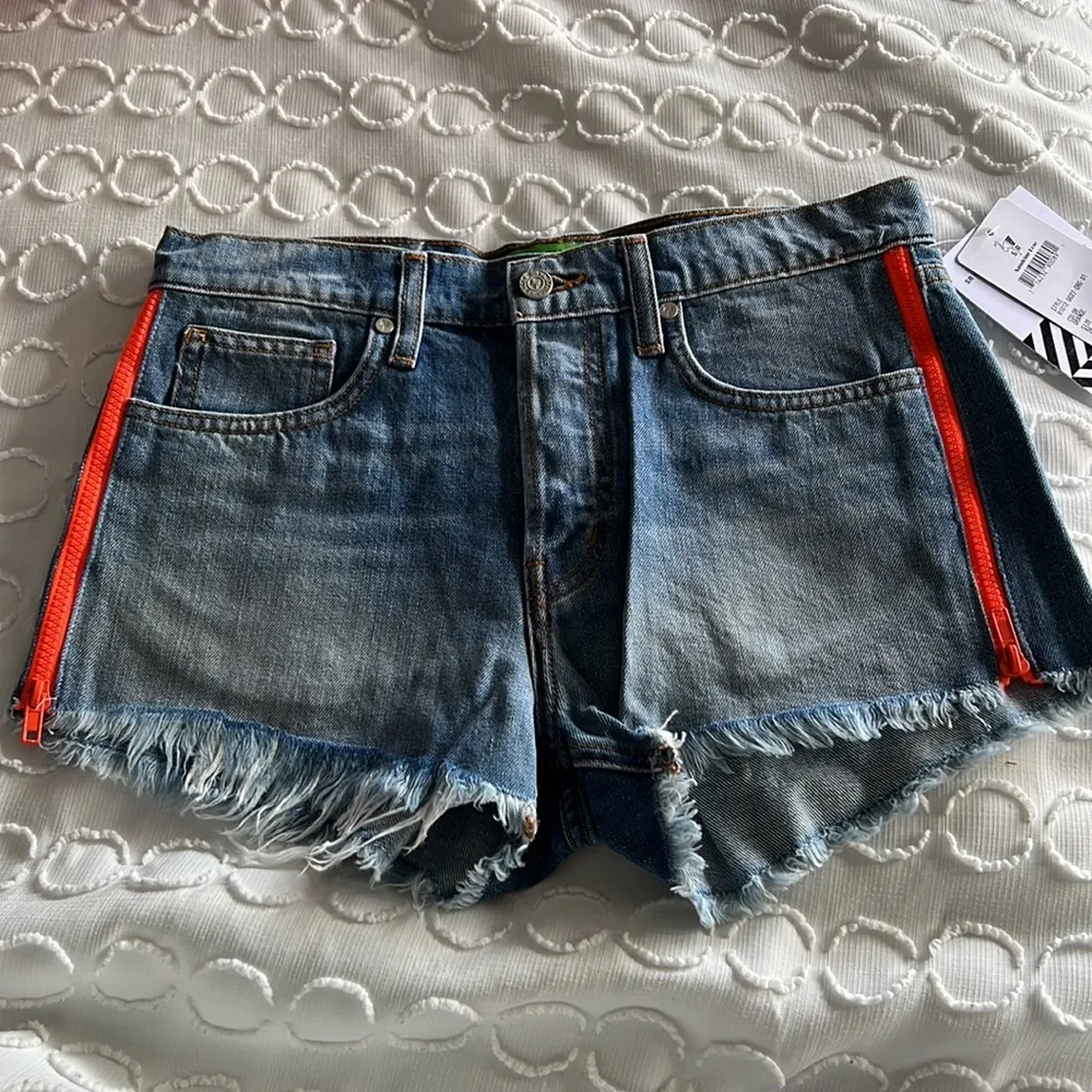 Free People • Sandrine Rose Cut Off Side Zipper Denim Jeans Shorts Blue Size 26 - Image 5