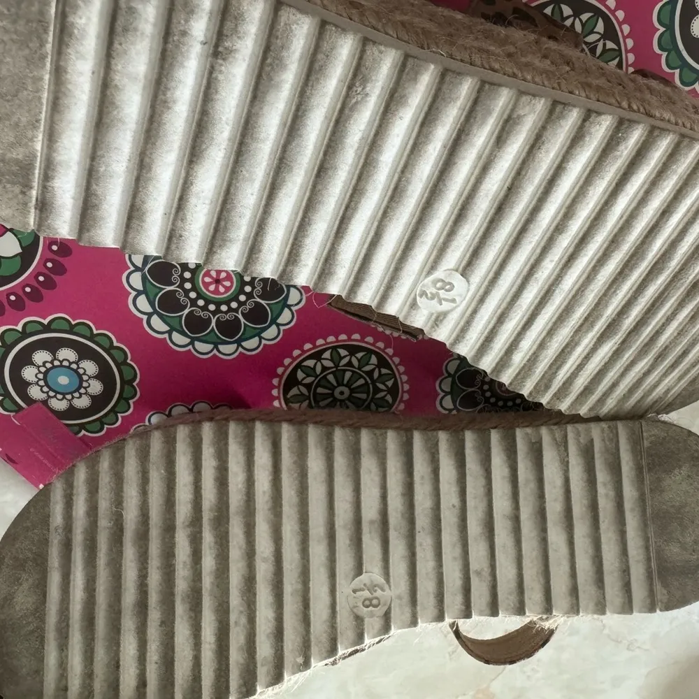 GUC Universal Thread Goods Co. Platform Sandals in Animal Print! - Image 4