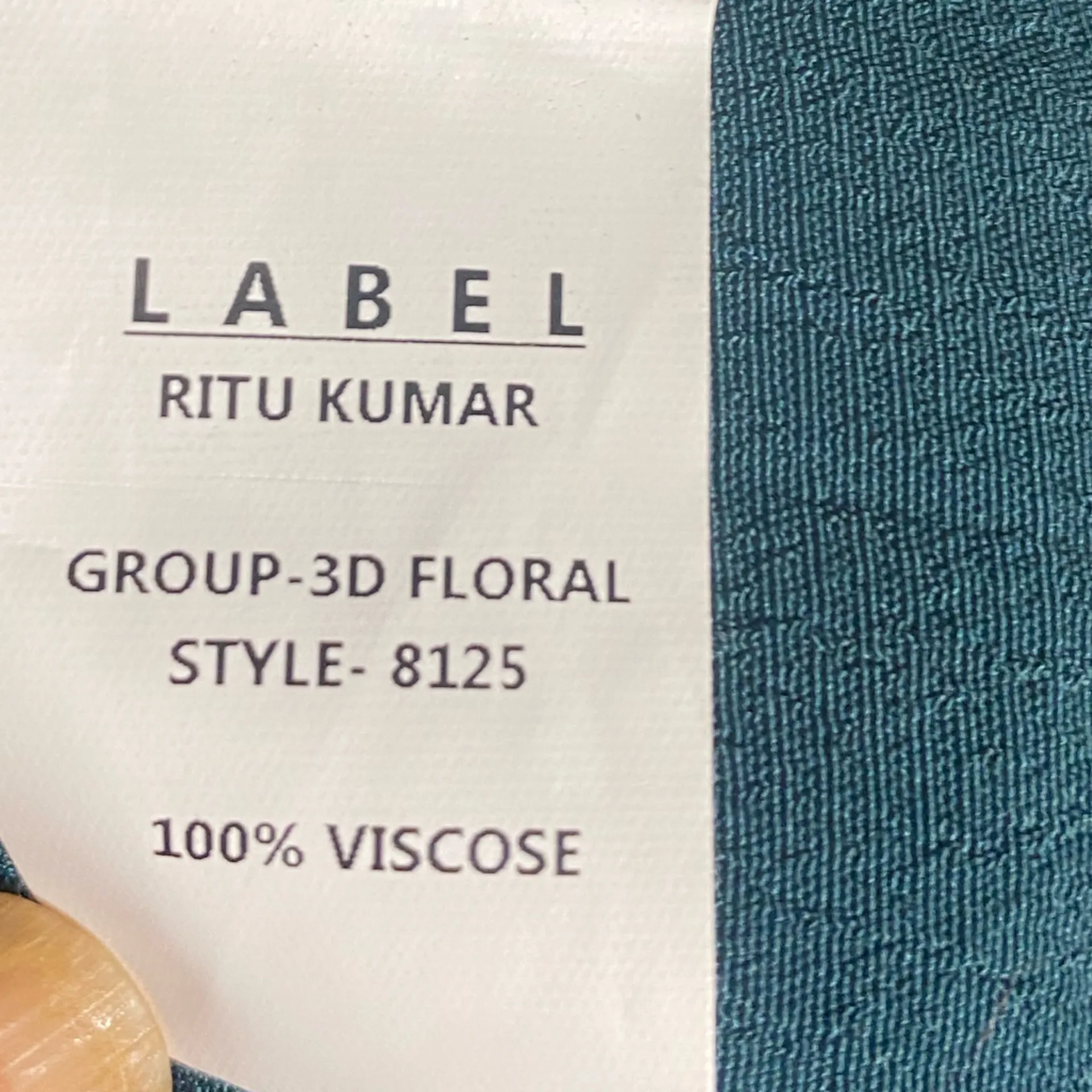 • Label Ritu Kumar Green Blue 3D
Floral Embroidered Viscose Maxi
Dress
S - Image 9