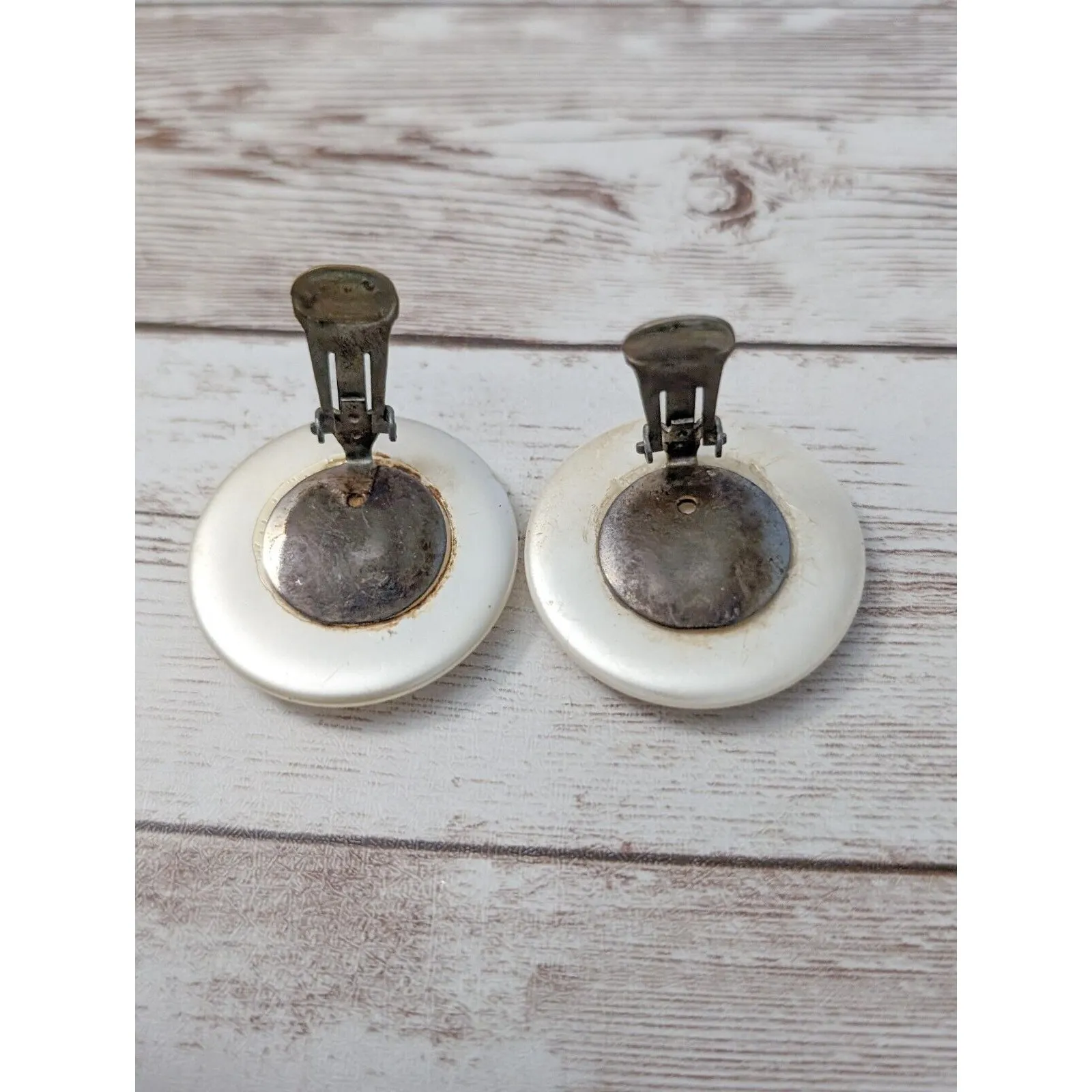 Vintage Clip On Earrings - Image 5