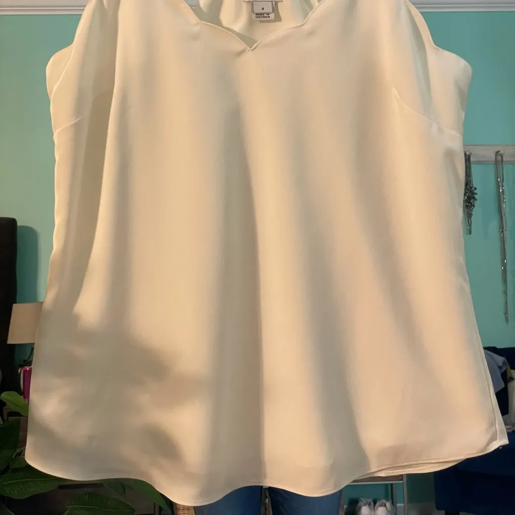 J. Crew Scalloped V Neck Cami Tank‎ Top Ivory Size 4 Layering Tank Feminine Chic - Image 3