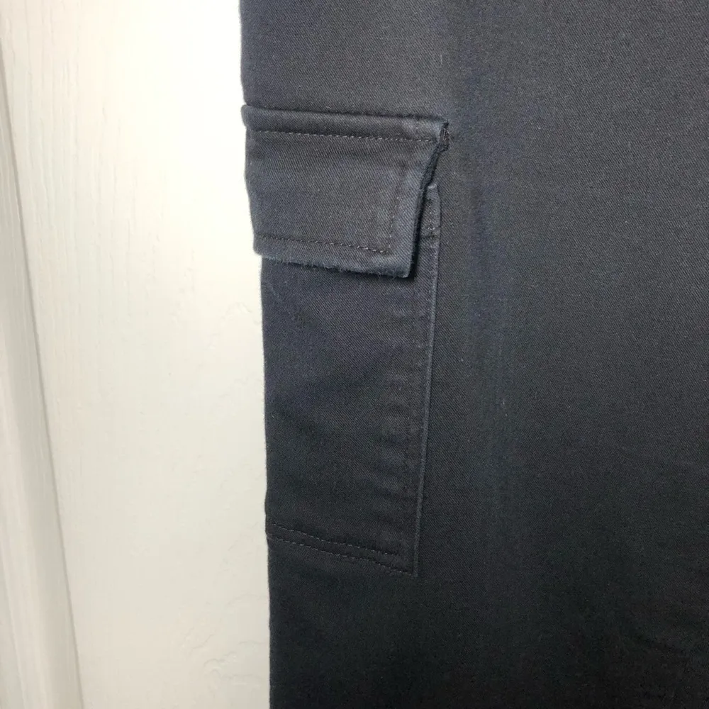 Women’s Black Calvin Klein Cargo Crop Pants Size S - Image 5