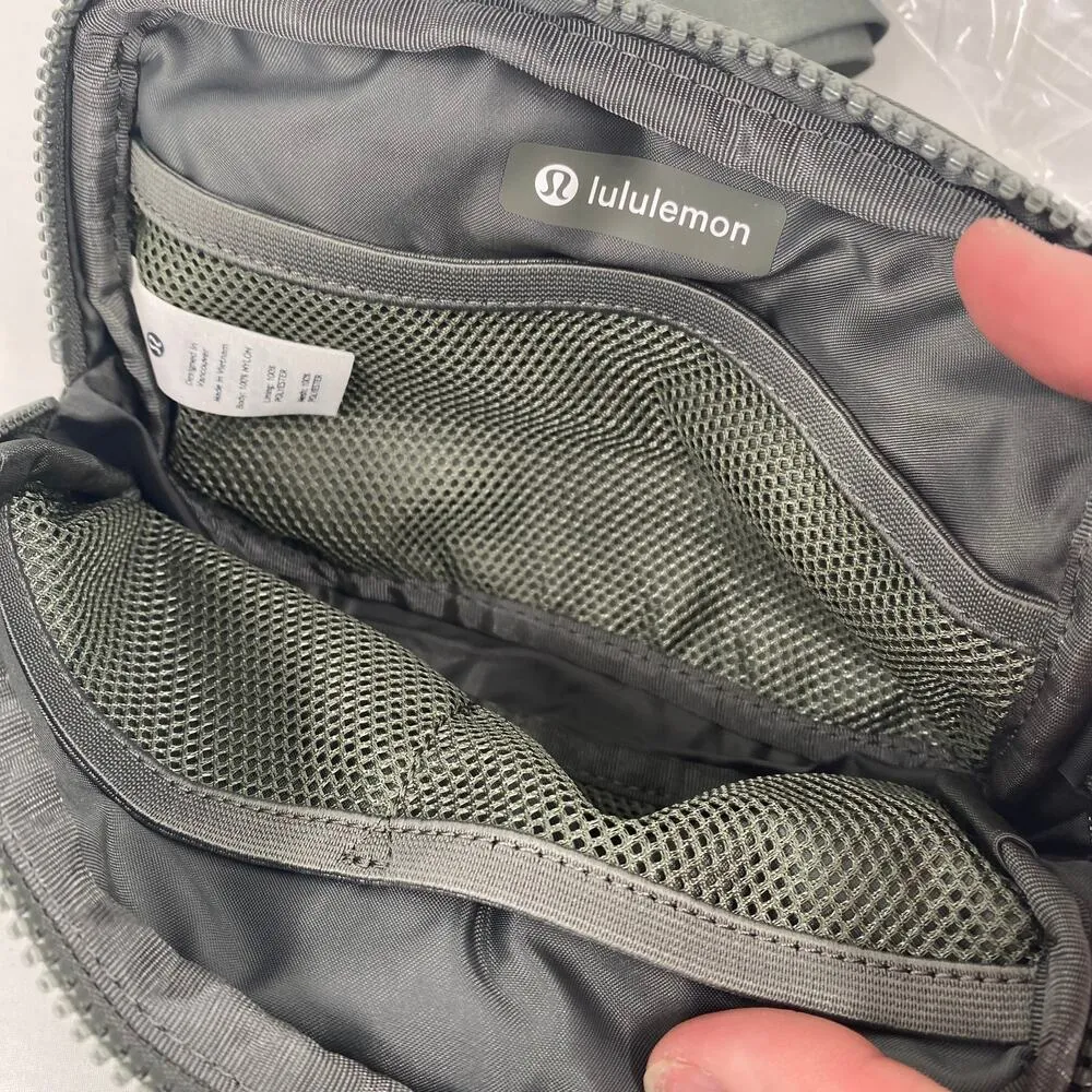 Lululemon Green Everywhere Belt Bag New With Tags - Image 4