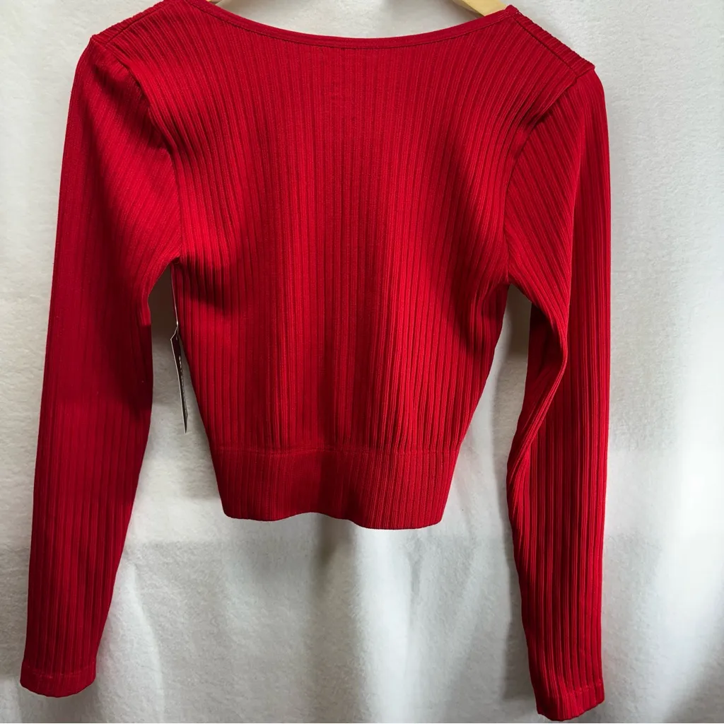 Elegant Red V - Image 7