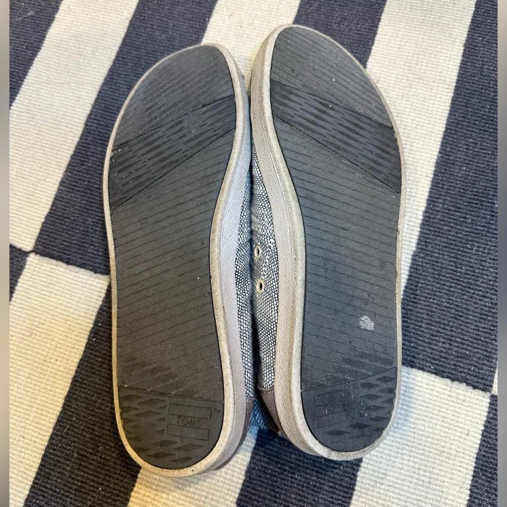 TOMS grey size 8.5 - Image 2