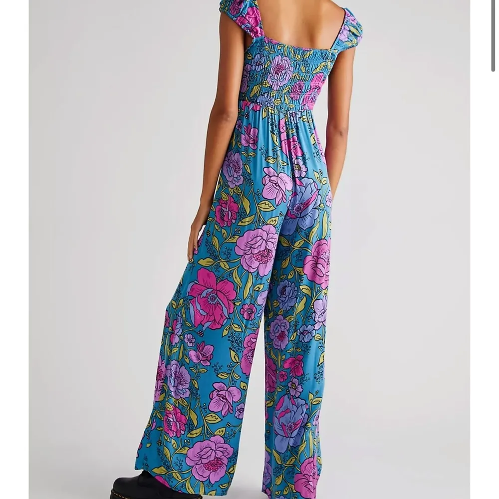 Free people rolling hills floral jumpsuit size Small - Image 2