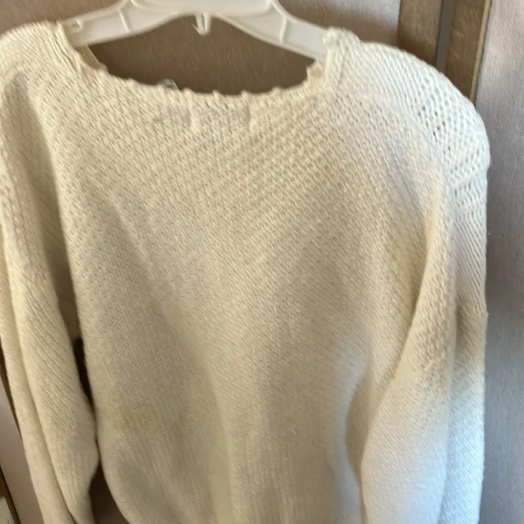 FINAL MARKDOWN White shenanigans Sweater with Floral Embroidery small - Image 4