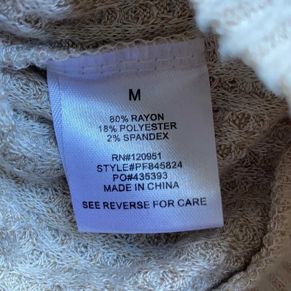 Pink Rose v-neck comfy cropped top - Image 3