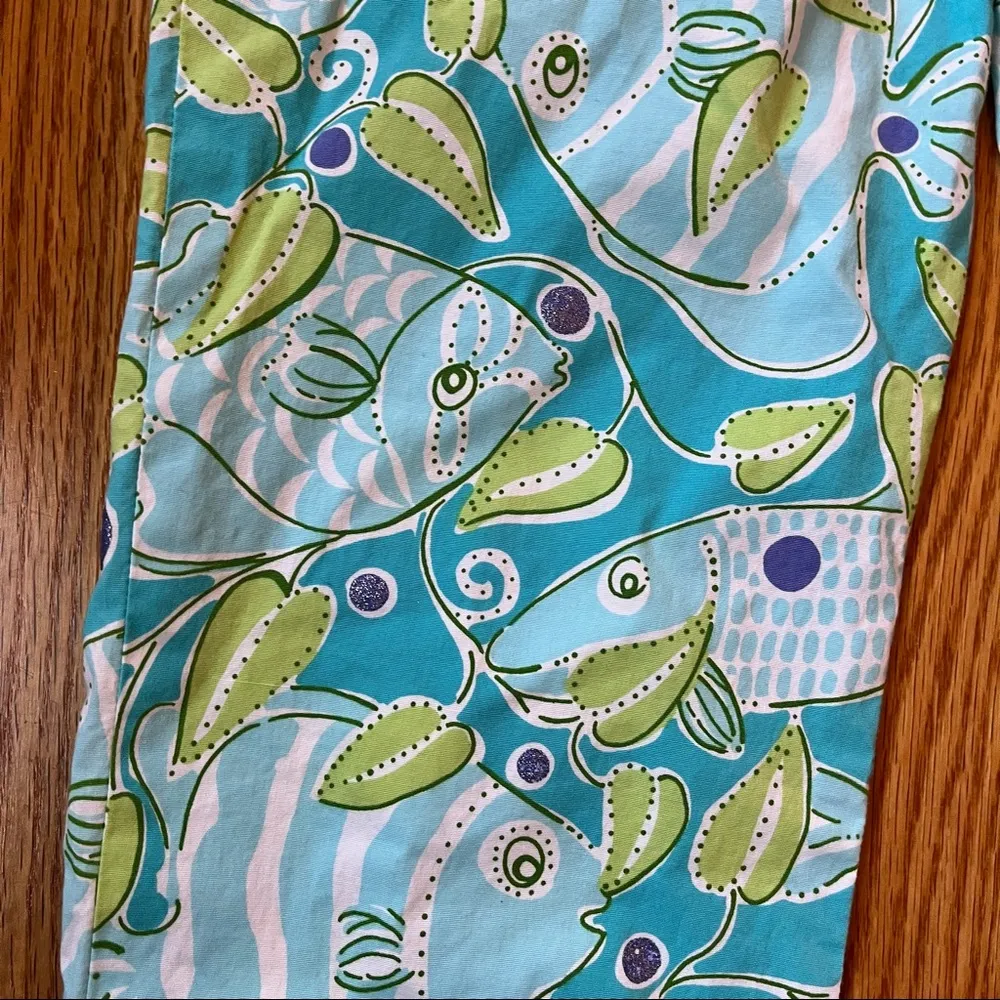 Lilly Pulitzer  blue and green Atlantis fish print pants size 6 - Image 3