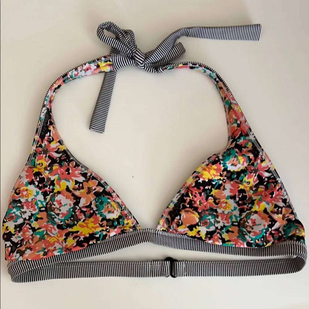 Roxy Reversible Black Striped & Floral print Halter Bikini Top - Image 4