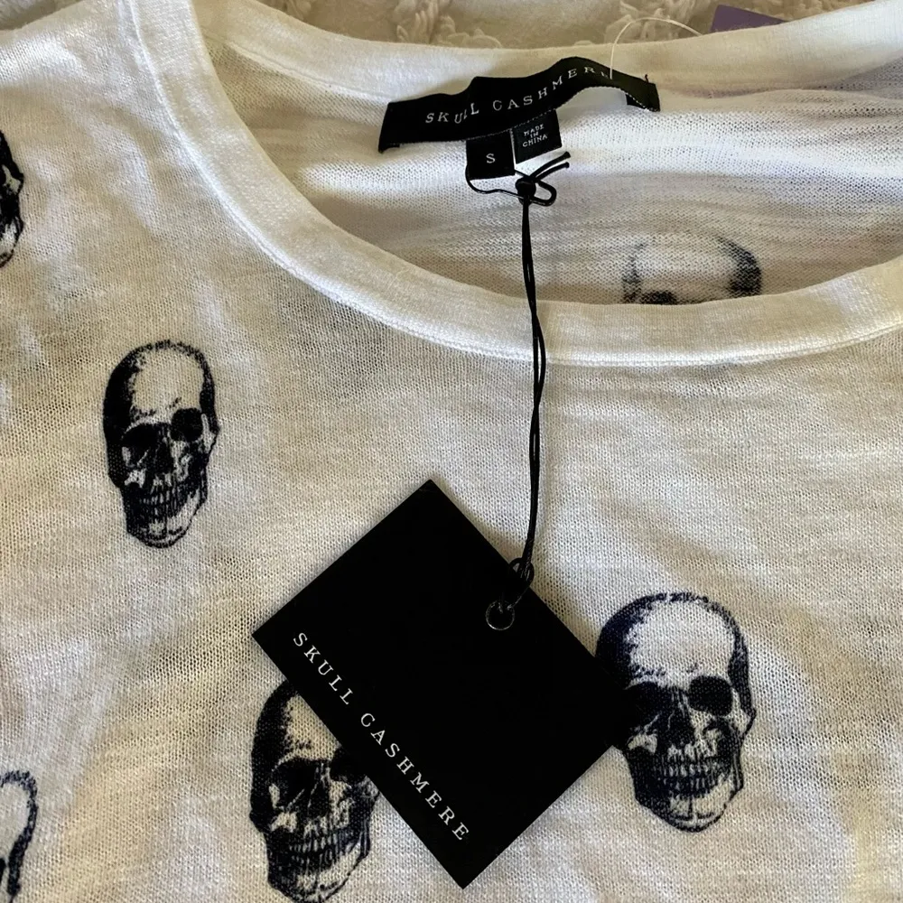 🛑SOLD🛑 NWT Skull Cashmere 100% Cotton Long-sleeve T shirt S - Image 3