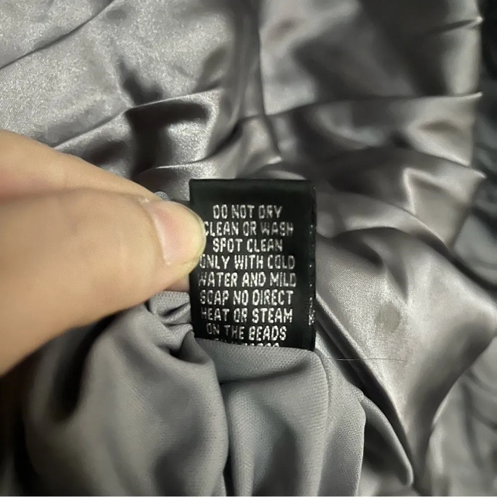 Adriana Papell gray sequin dress size 6 - Image 6