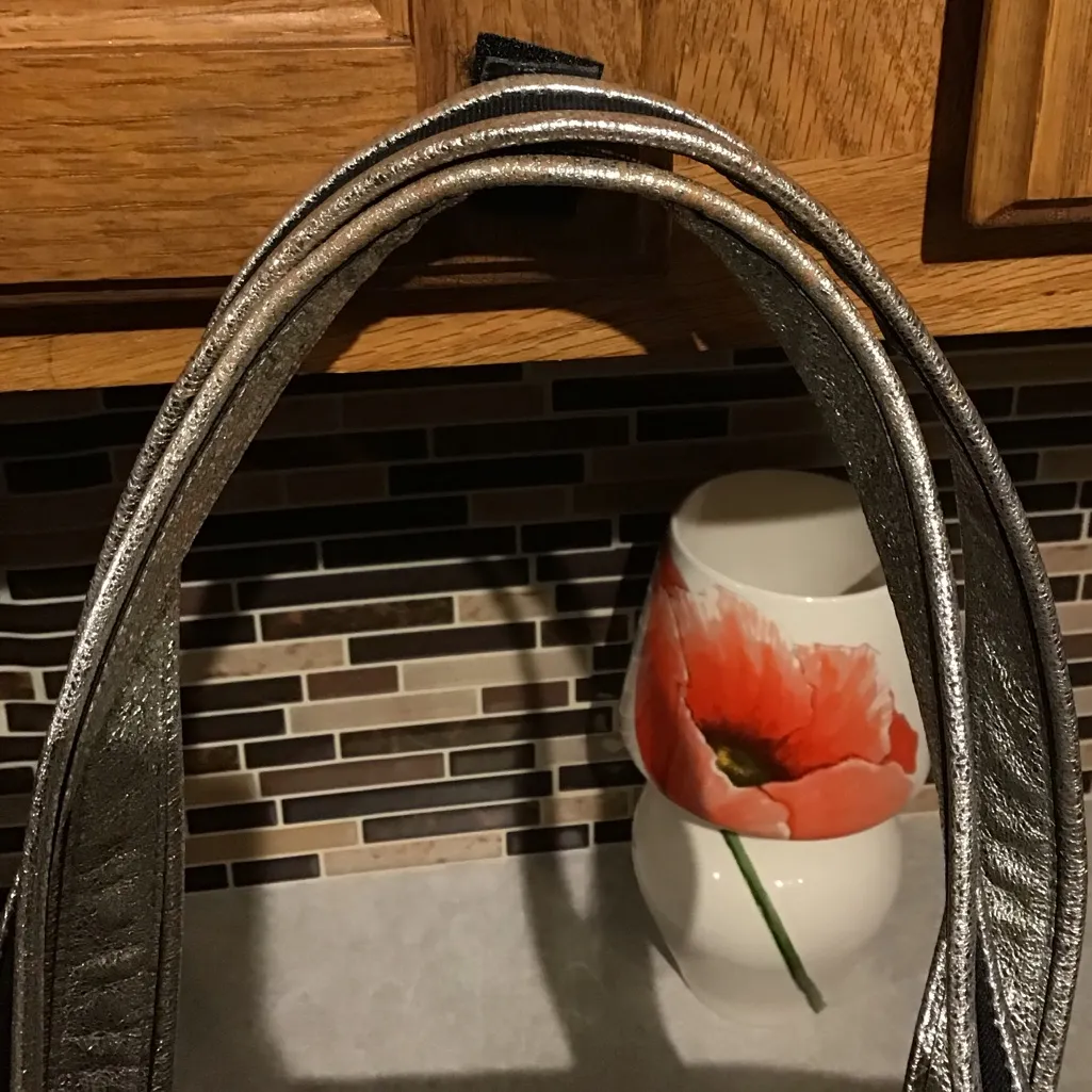 Coach Poppy Op Art Logo Glam Leather Silver Black Tote #L0985-13826 - Image 9