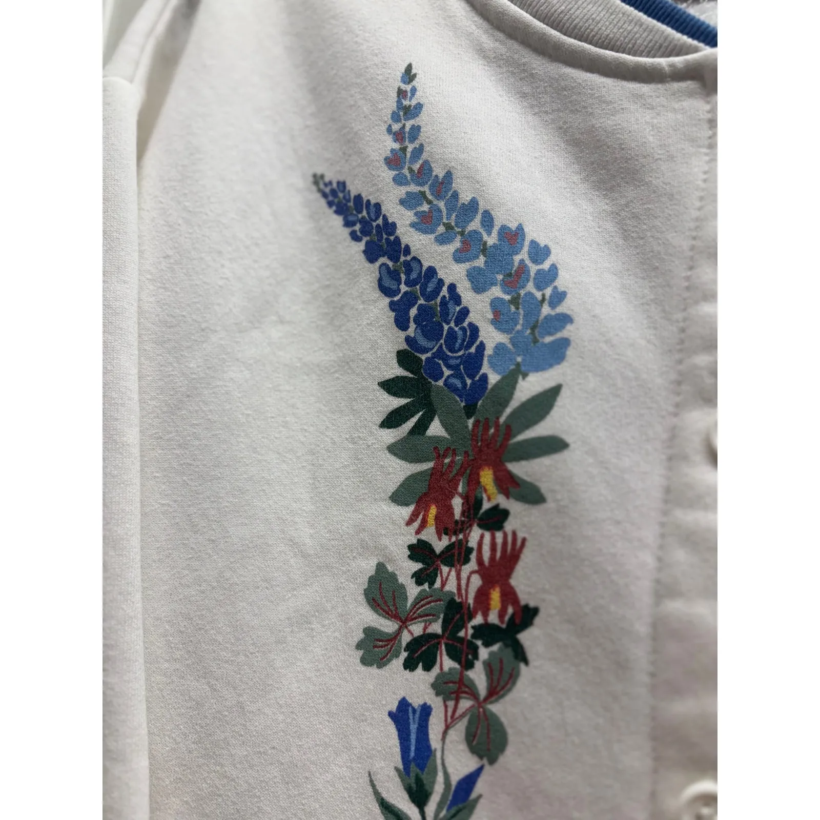 Vintage Orvis Women's Size Medium White Floral Button Up Granny Sweater - Image 2