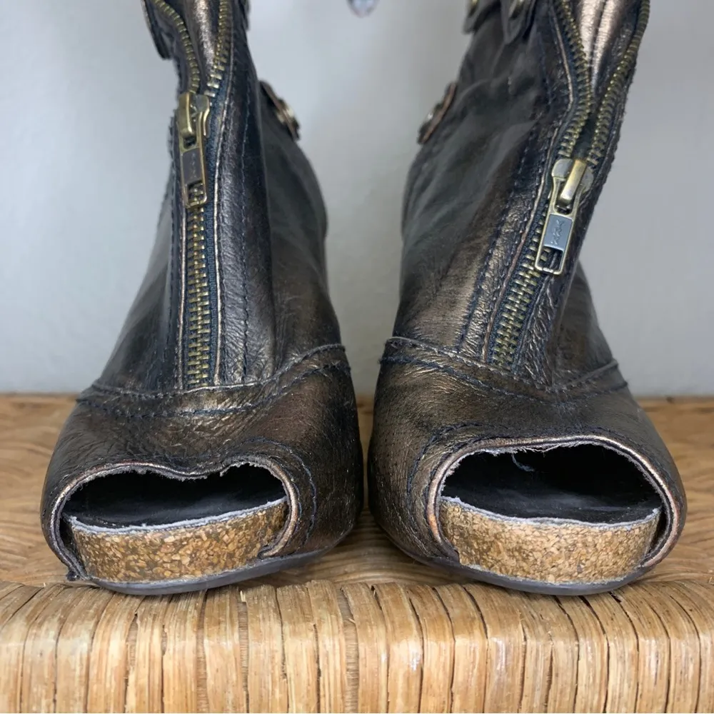 Apepazza Las Vegas Bronze Metallic Peep Toe Boots Heels Size 8 - Image 3