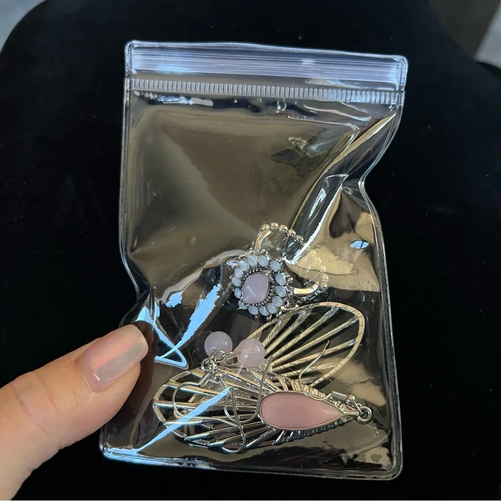 NEW Custom Jewelry Statement ring and 2 pairs of Earrings, pink - Image 12