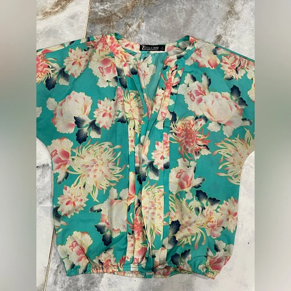 Avenue Green Boxy Short Sleeve Blouse - Image 5