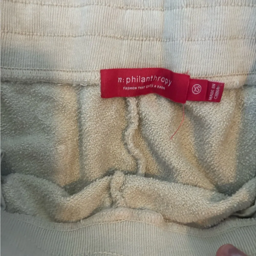 philanthropy XS NWOT Cocoa Casual Walking Shorts, distressed,adjustable waist Tan - Image 3