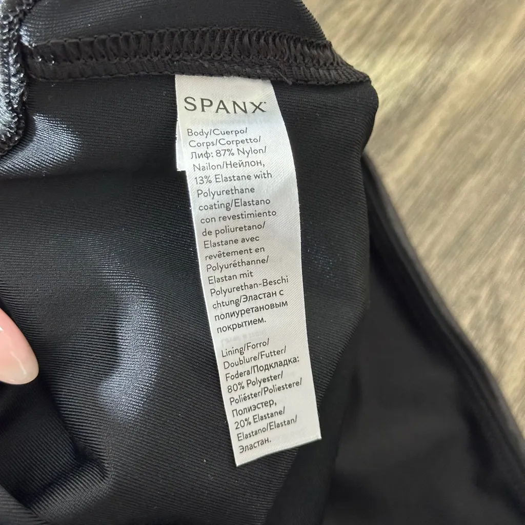 Spanx Faux Leather Moto Leggings Coated Black Mid Stretch Medium Petite - Image 8