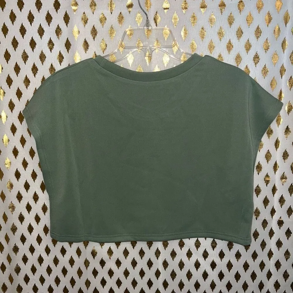 NWT daisy Sage green boxy crop top size L - Image 4