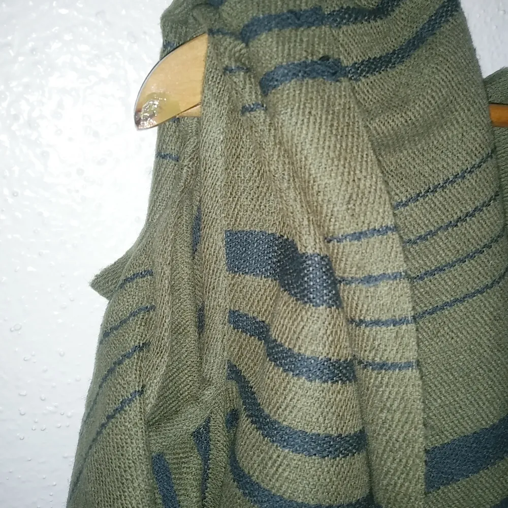 J.Crew UK Shawl Natural Minimalist Green Arm Holes Wrap - Image 4