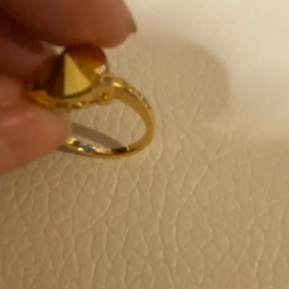 Vintage Gold Tone Women's Ring Size 8 - Image 9