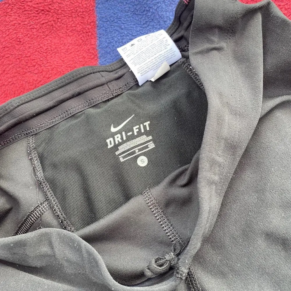 Nike Knee length compression leggings 
Women’s size small S - Image 2